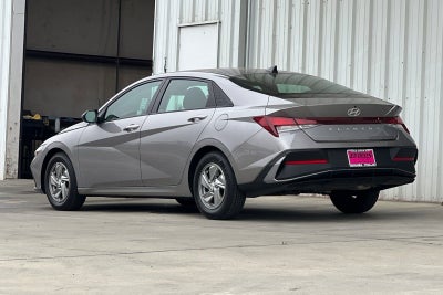 2024 Hyundai Elantra SE