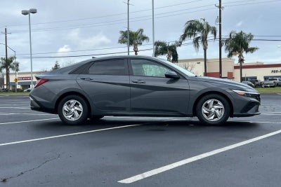 2025 Hyundai Elantra SE
