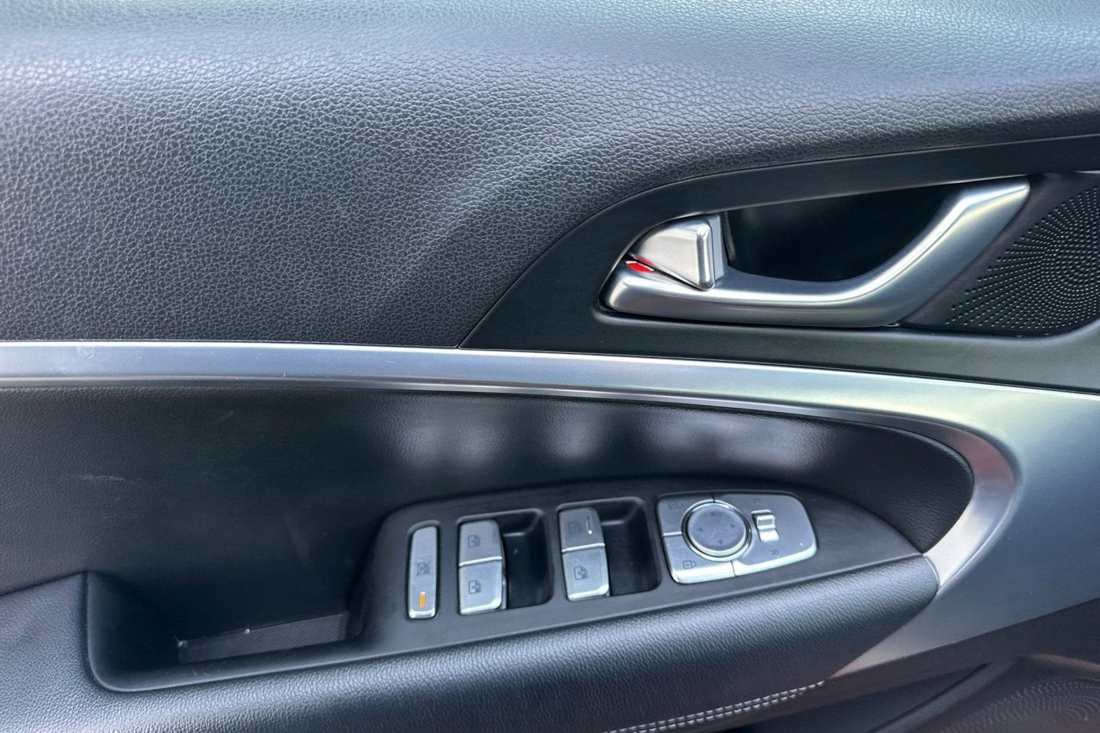 2022 Genesis G70 2.0T