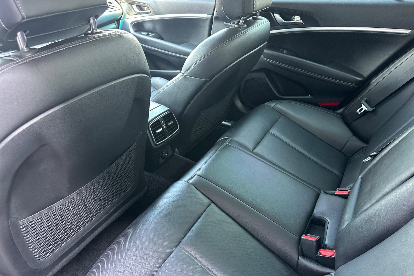 2022 Genesis G70 2.0T