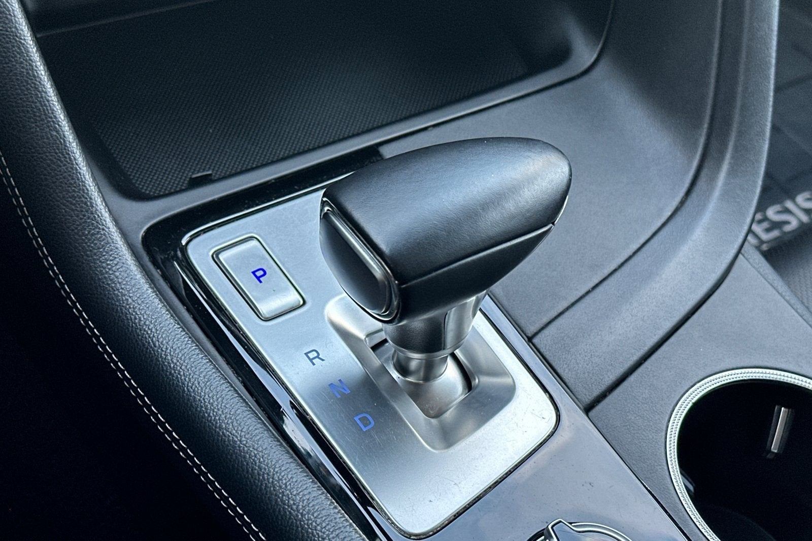 2022 Genesis G70 2.0T