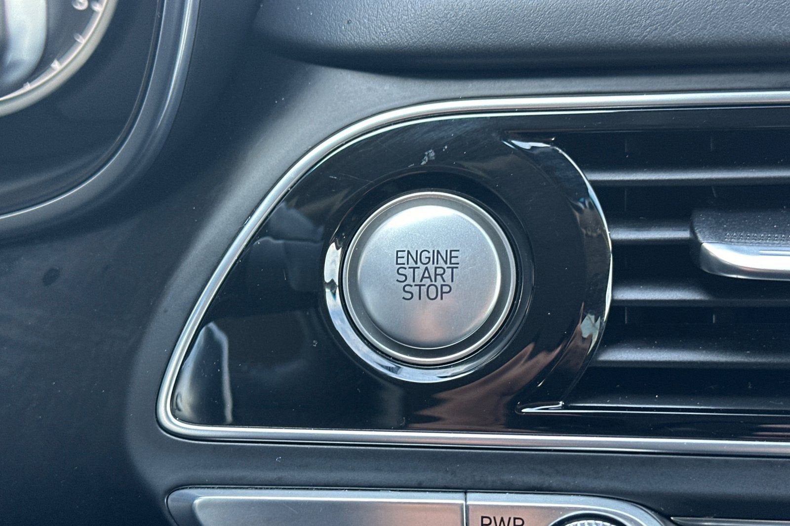 2022 Genesis G70 2.0T