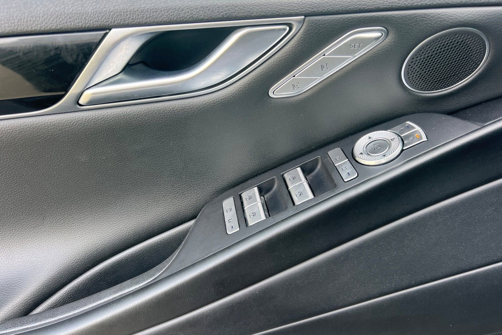 2023 Genesis G80 2.5T