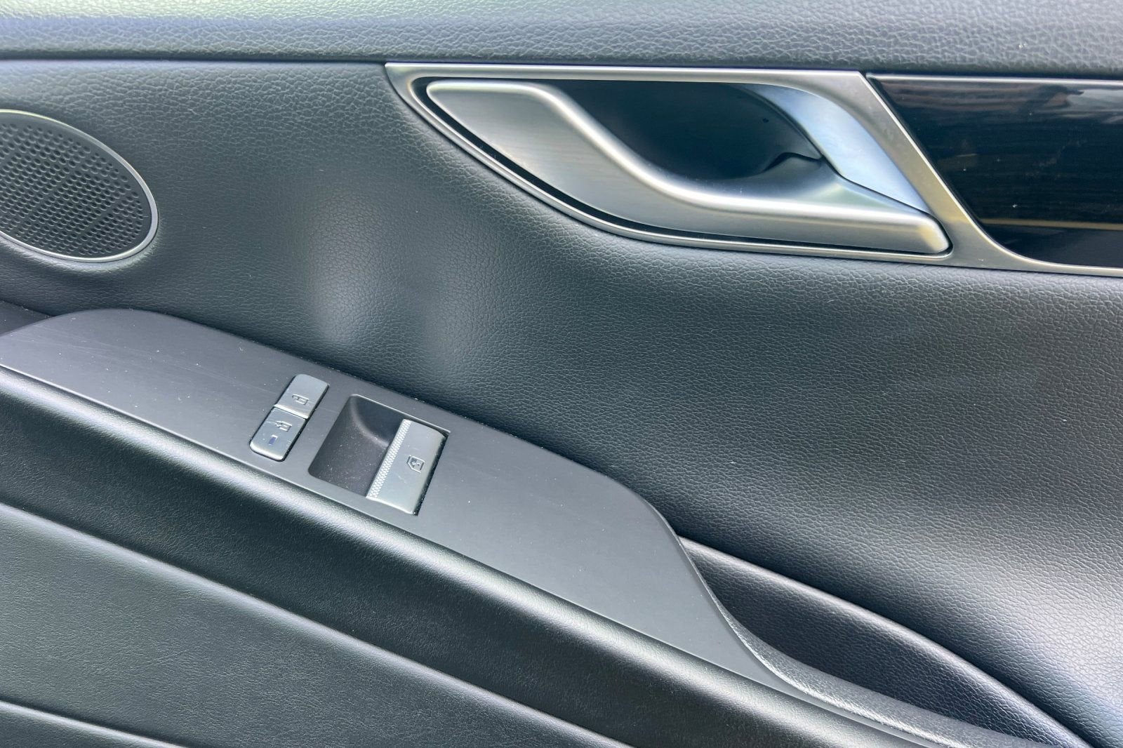 2023 Genesis G80 2.5T