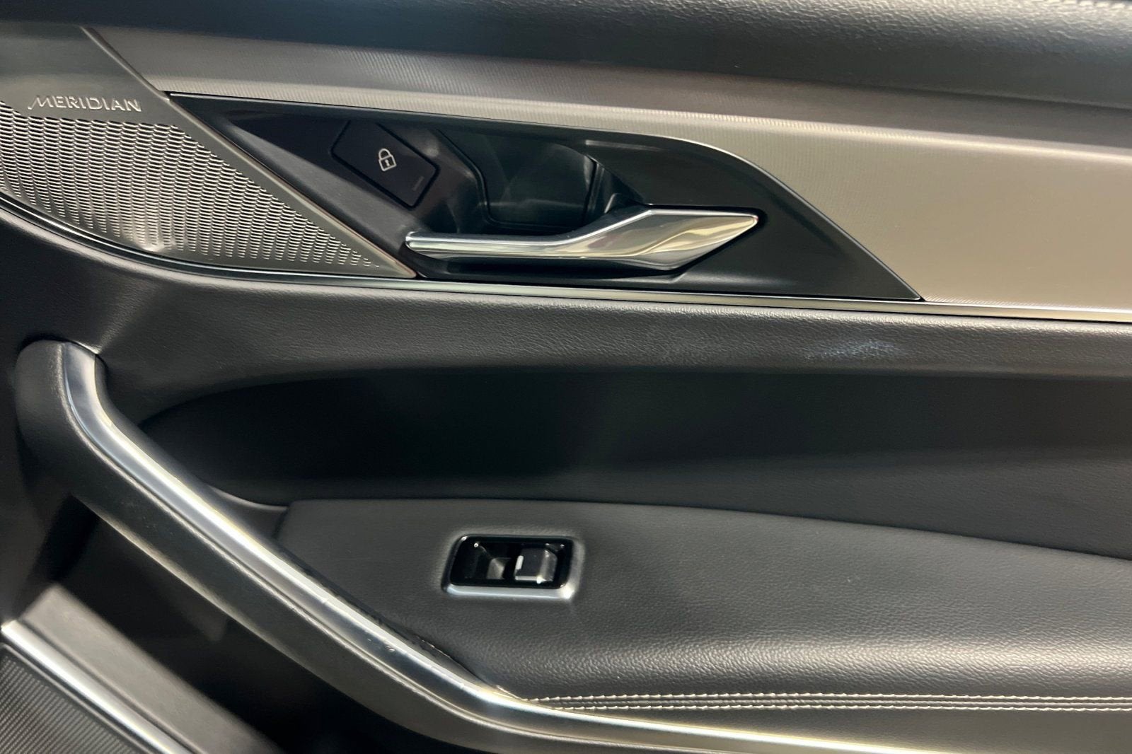 2025 Jaguar F-PACE R-Dynamic S