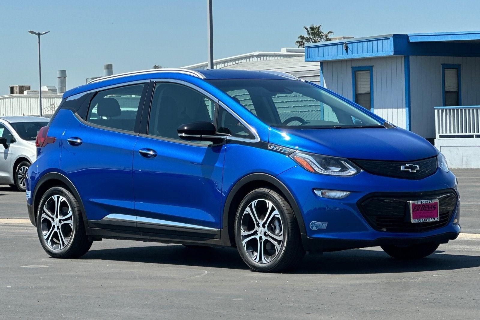 Used 2021 Chevrolet Bolt EV Premier with VIN 1G1FZ6S06M4110087 for sale in Dinuba, CA