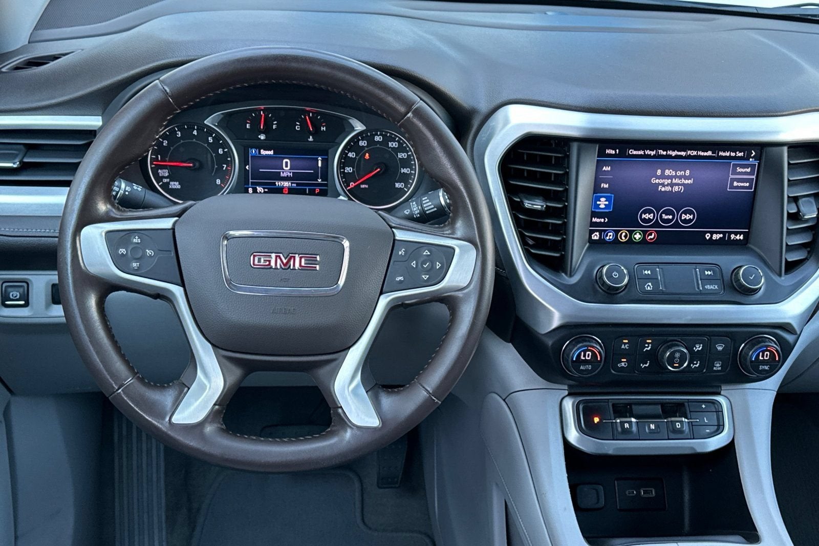 2020 GMC Acadia SLT