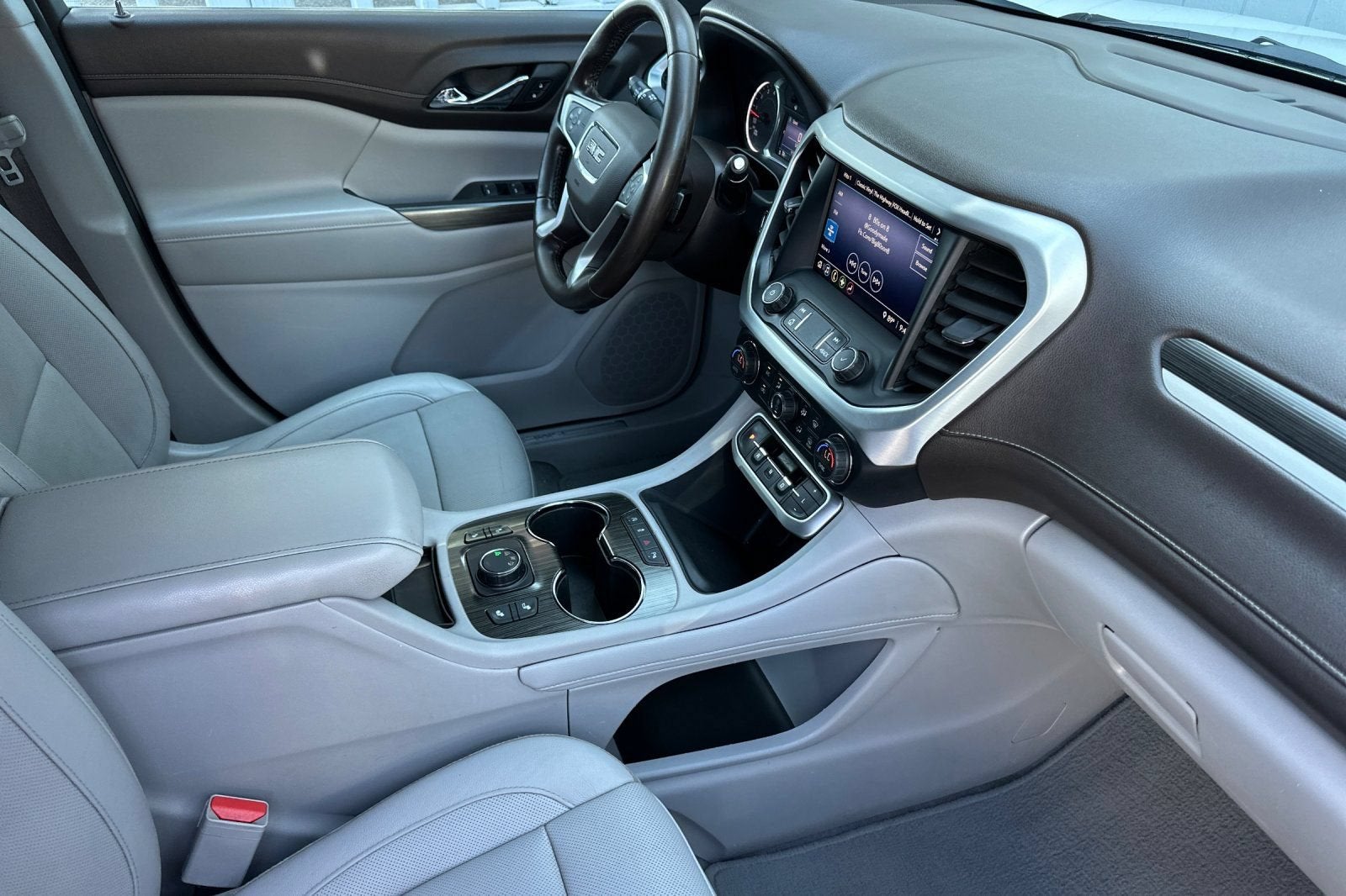 2020 GMC Acadia SLT