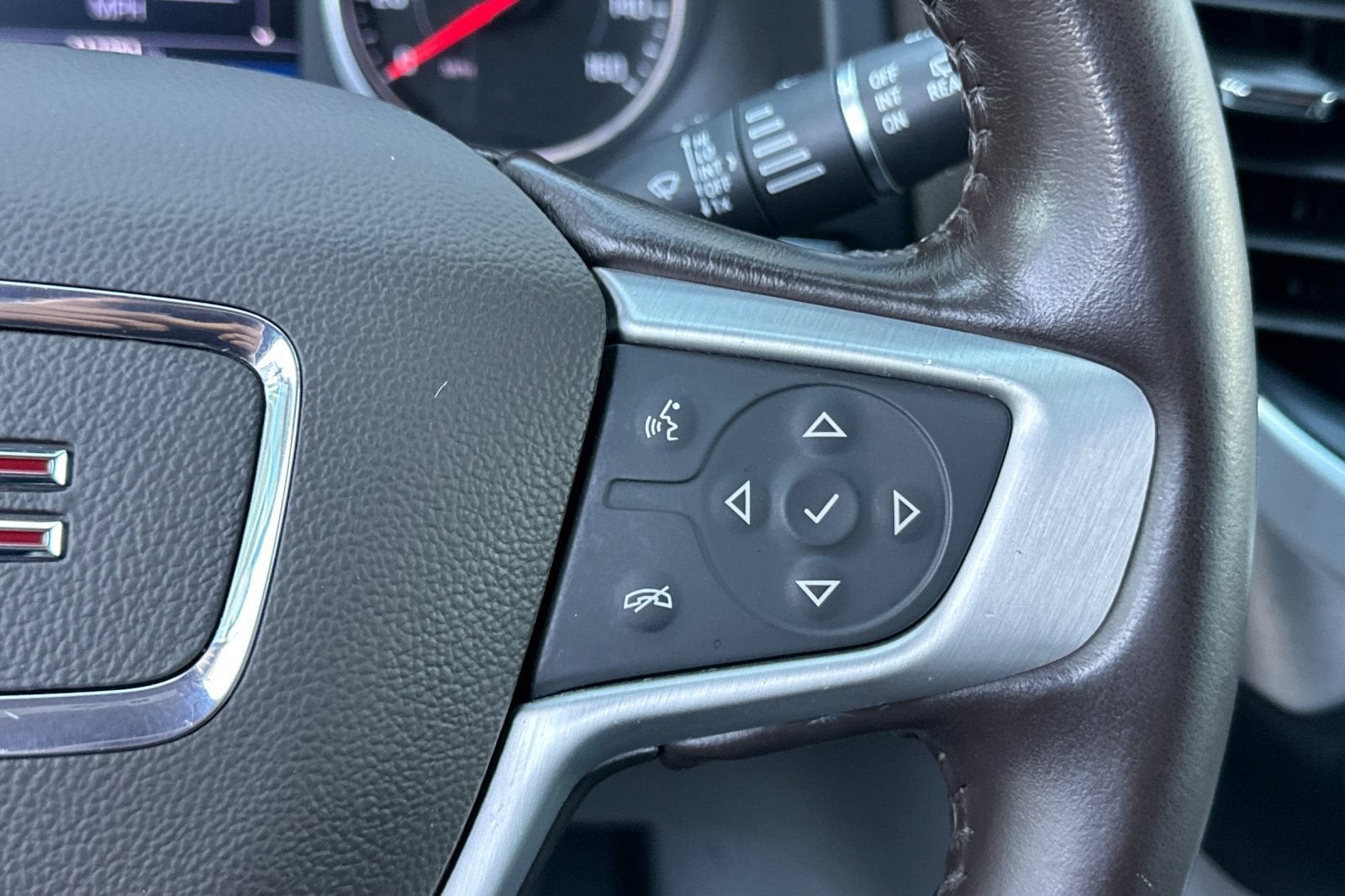 2020 GMC Acadia SLT