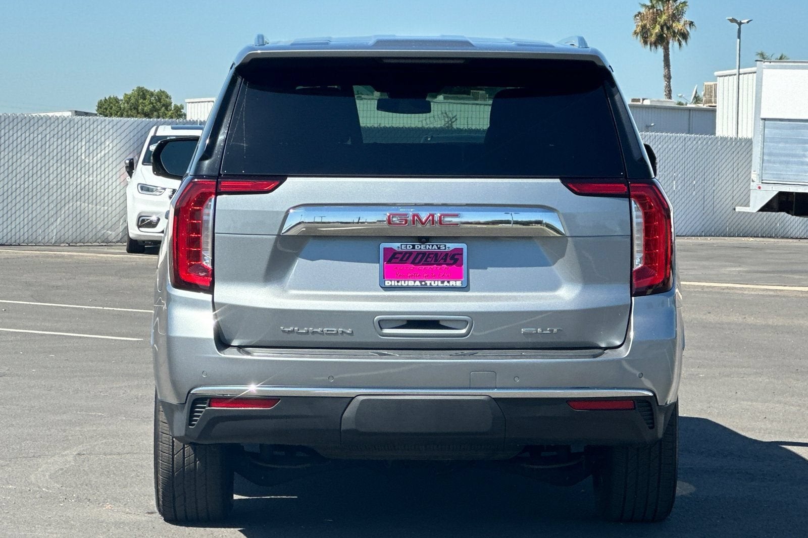 2023 GMC Yukon SLT
