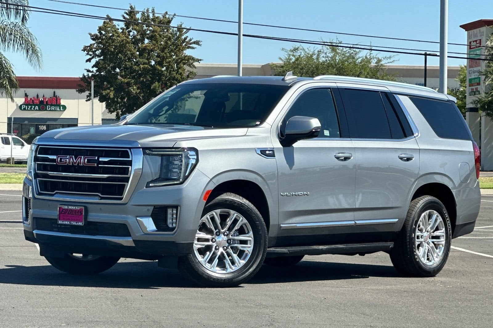 2023 GMC Yukon SLT