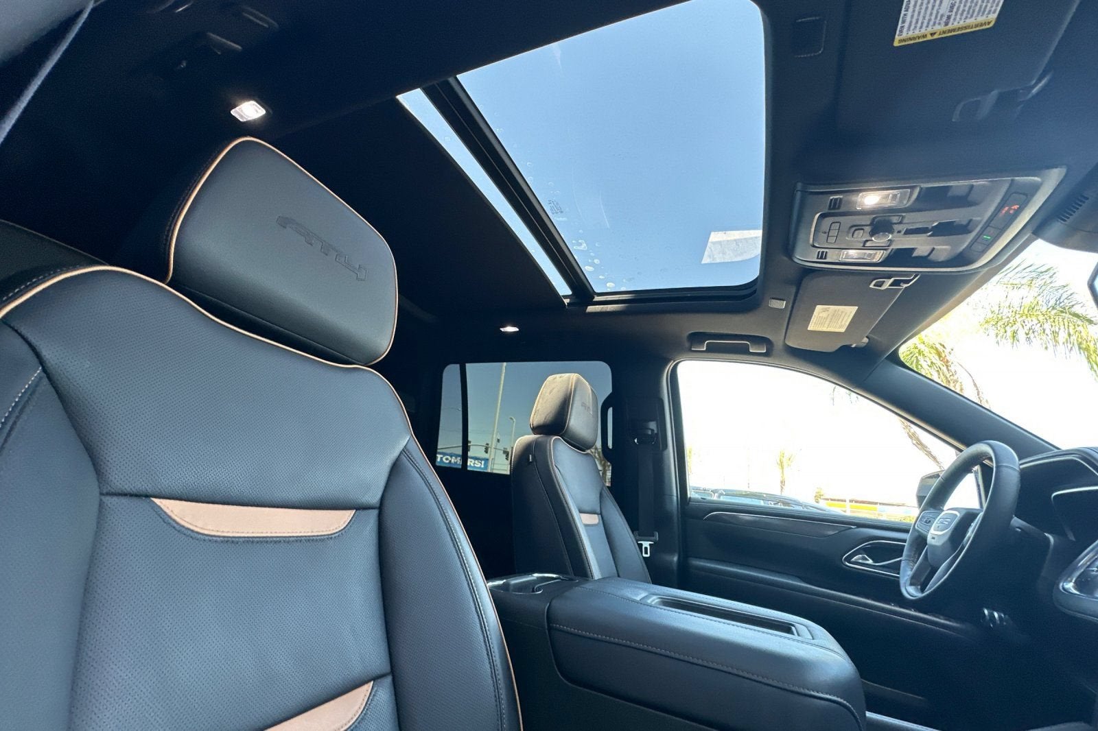 2023 GMC Yukon XL AT4