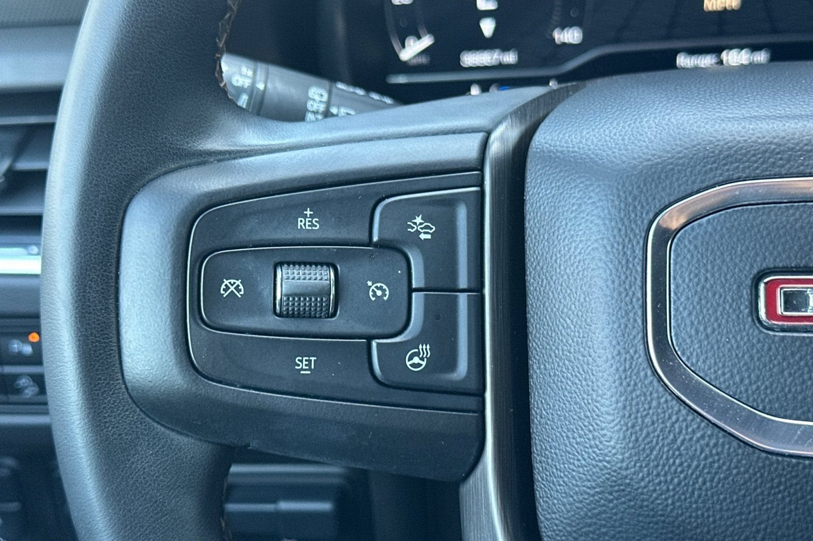 2023 GMC Yukon XL AT4
