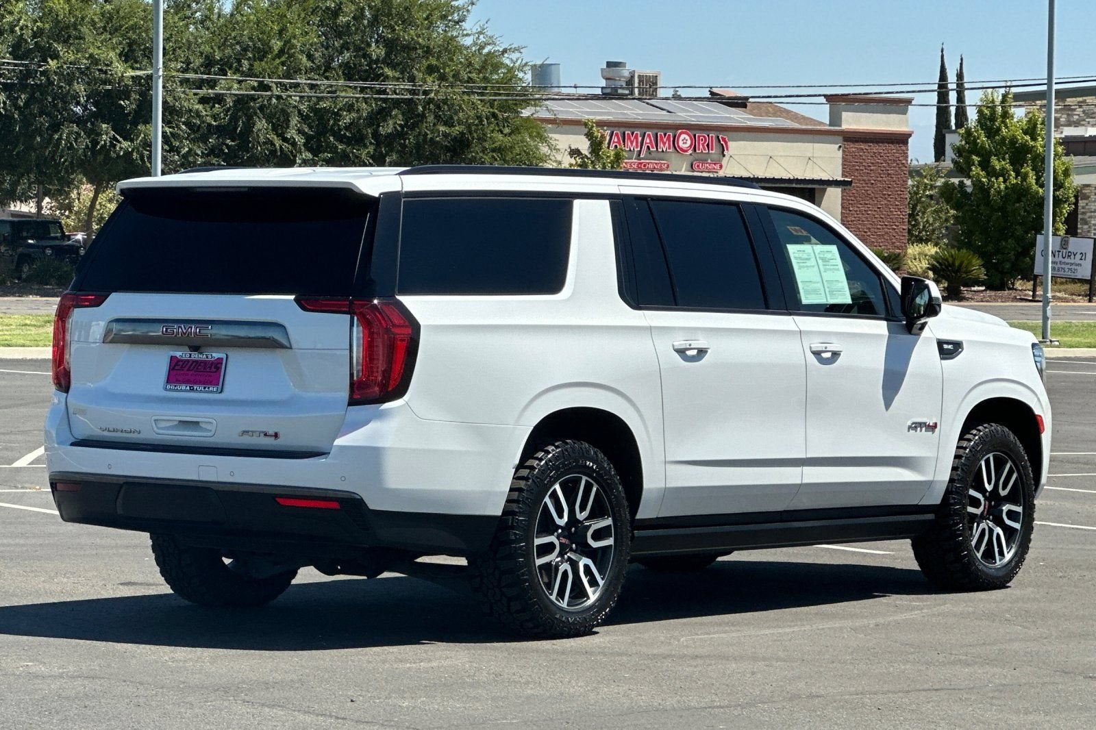 2023 GMC Yukon XL AT4
