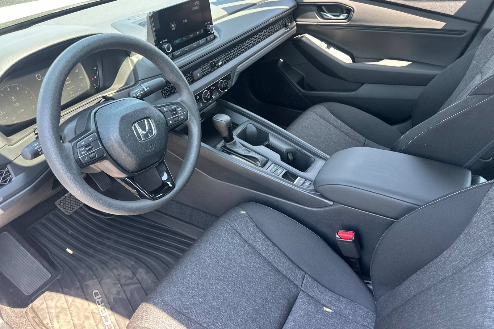 2025 Honda Accord SE - Photo 11