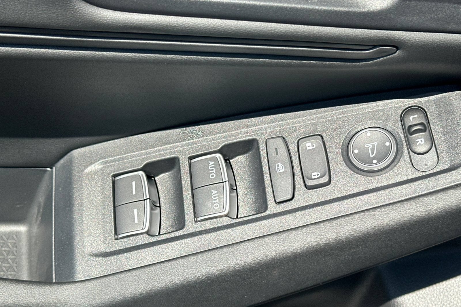 2025 Honda Accord SE - Photo 14