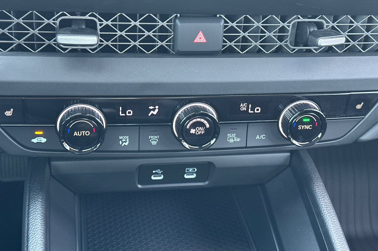 2025 Honda Accord SE - Photo 25
