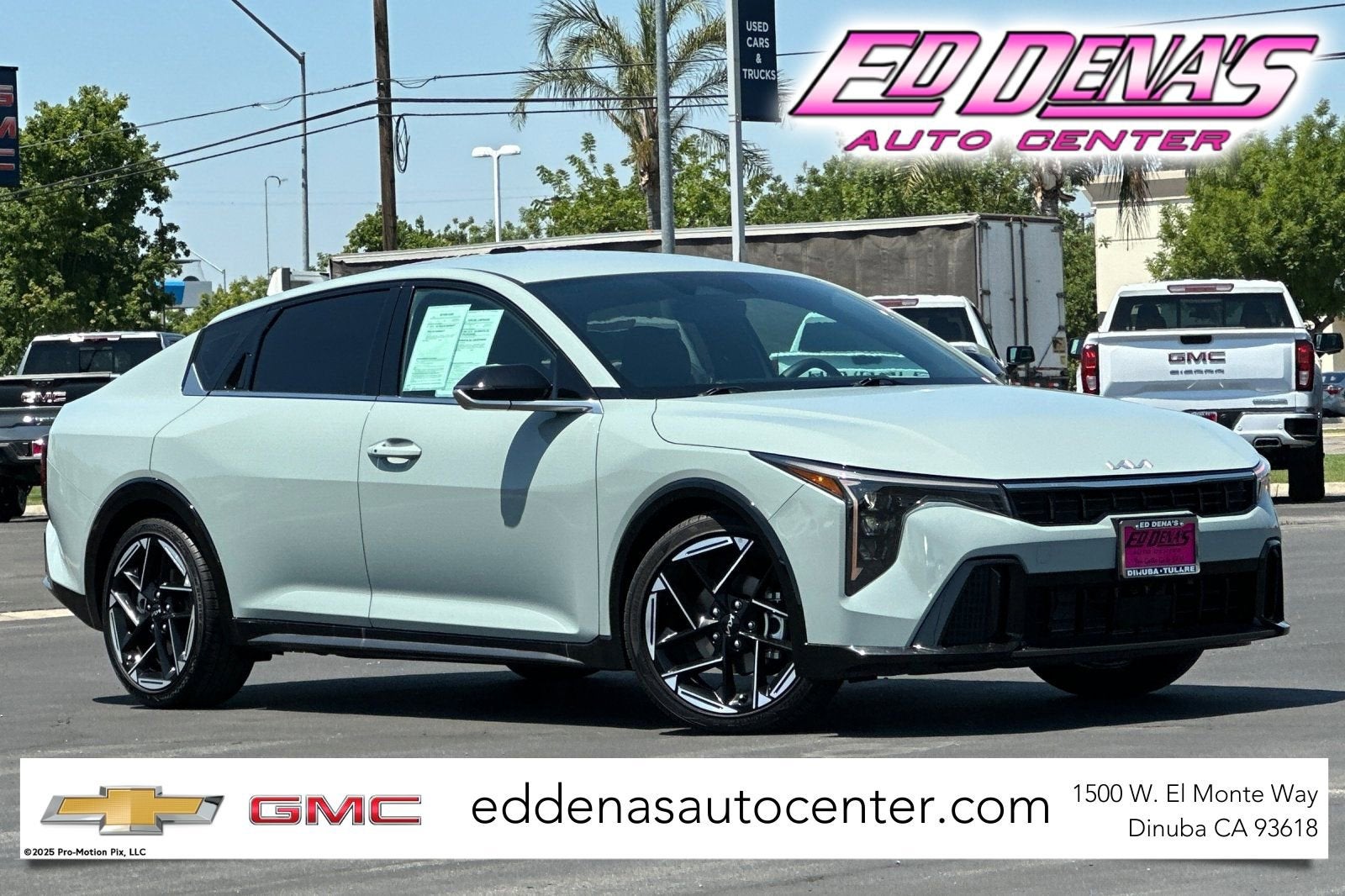 2025 Kia K4 GT-Line AT's photo