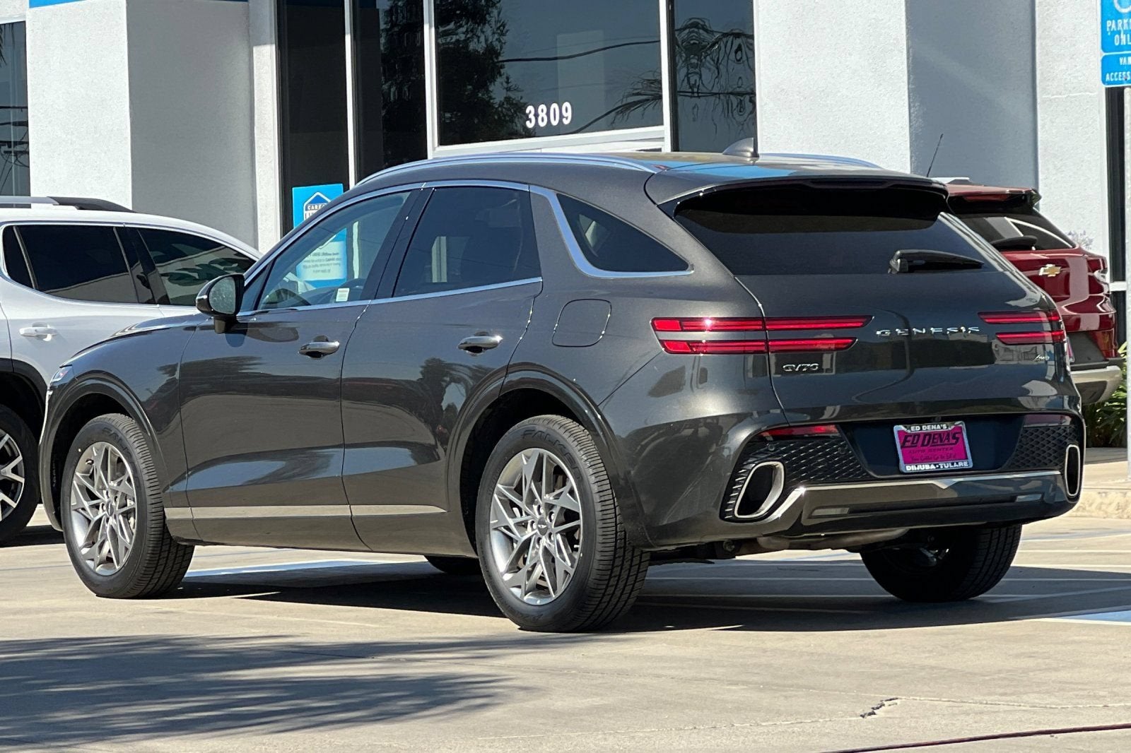 2025 Genesis GV70 2.5T