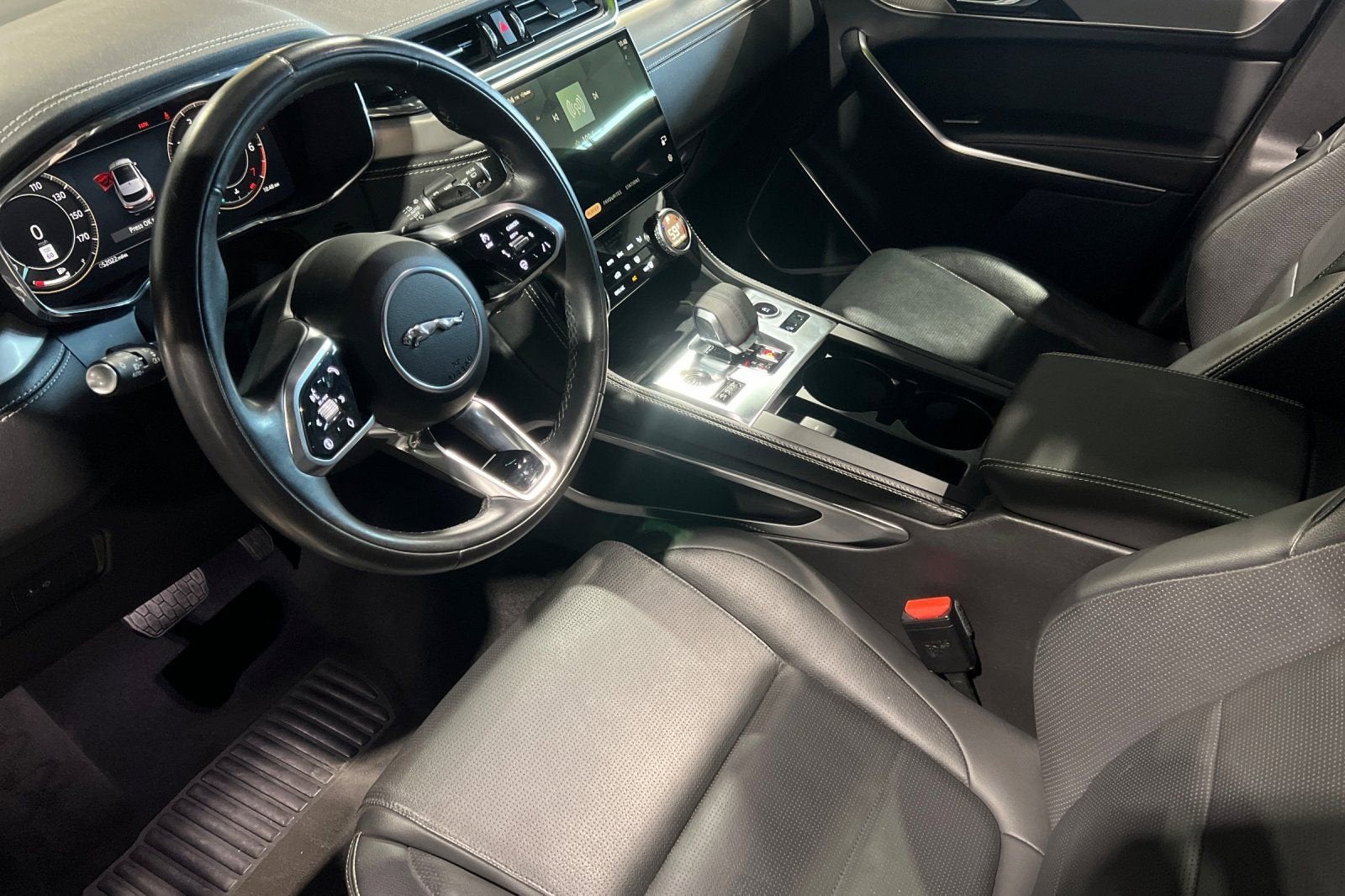 2025 Jaguar F-PACE R-Dynamic S